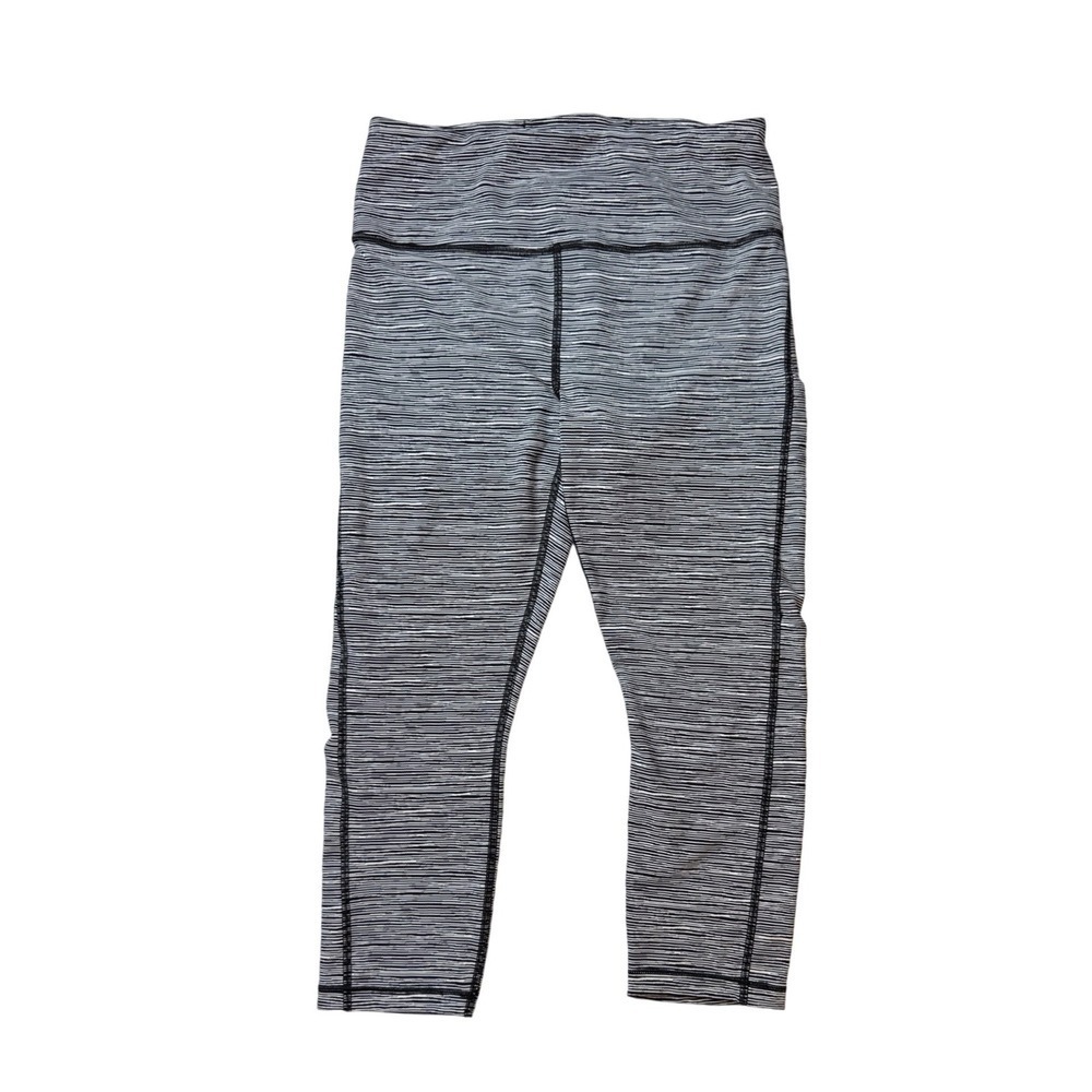 Athleta Ultimate Capri Leggings Black White Space Dye Stripe High Waist Small‎